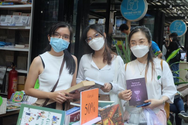 Những ngày đầu năm mới 2022, người dân TP.HCM thong thả dạo chơi - 5