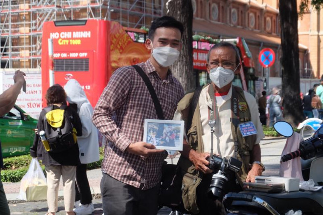 Những ngày đầu năm mới 2022, người dân TP.HCM thong thả dạo chơi - 9