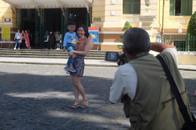 Những ngày đầu năm mới 2022, người dân TP.HCM thong thả dạo chơi - 8