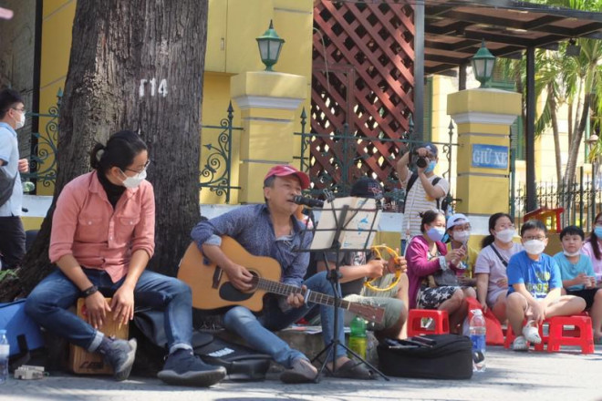 Những ngày đầu năm mới 2022, người dân TP.HCM thong thả dạo chơi - 11