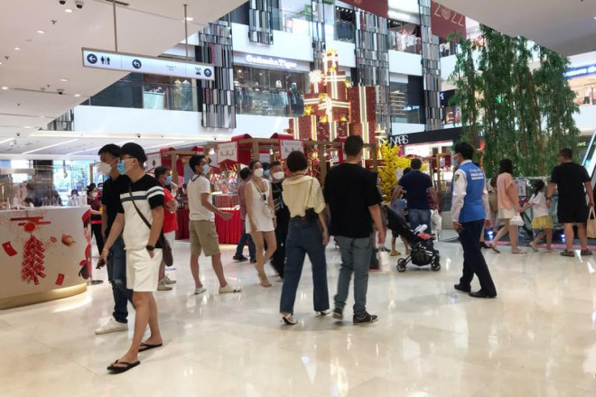 Những ngày đầu năm mới 2022, người dân TP.HCM thong thả dạo chơi - 16