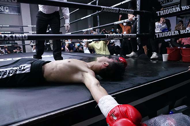 Vang dội: Trần Văn Thảo tung đấm “búa tạ&#39;’, hạ knock-out siêu võ sĩ Thái Lan - 1