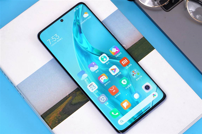 Đối thủ bất bại của Galaxy S22 có gì khiến fan sốt ruột? - 1