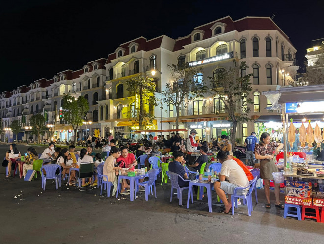 Bất chấp dịch bùng phát, nhiều địa điểm du lịch đông nghẹt khách dịp Tết dương lịch 2022 - 6