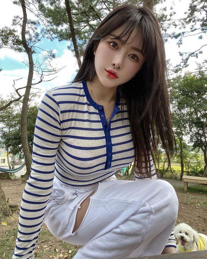 Cô gái Hàn Quốc mặc đồ ôm sát khoe vòng hông điểm 10 hiếm có - 5
