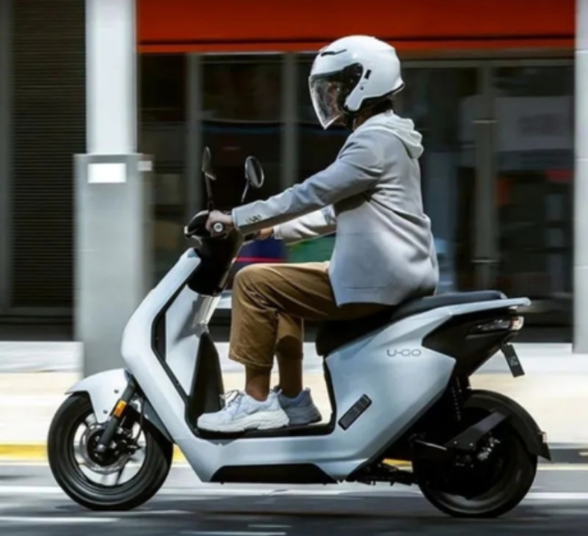 Khám phá mẫu xe máy điện Honda Tonly Sport