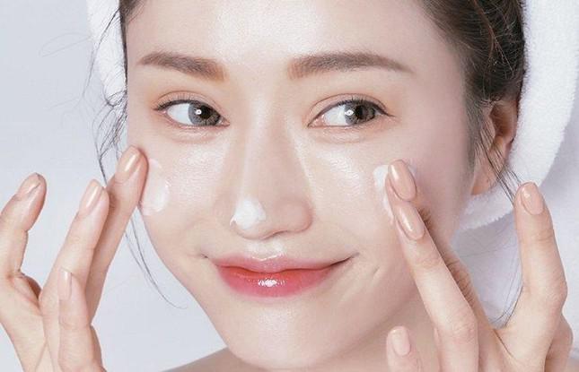 6 mẹo trang điểm đơn giản thế này thôi nhưng hiệu quả cực kỳ mà không phải ai cũng biết - 1