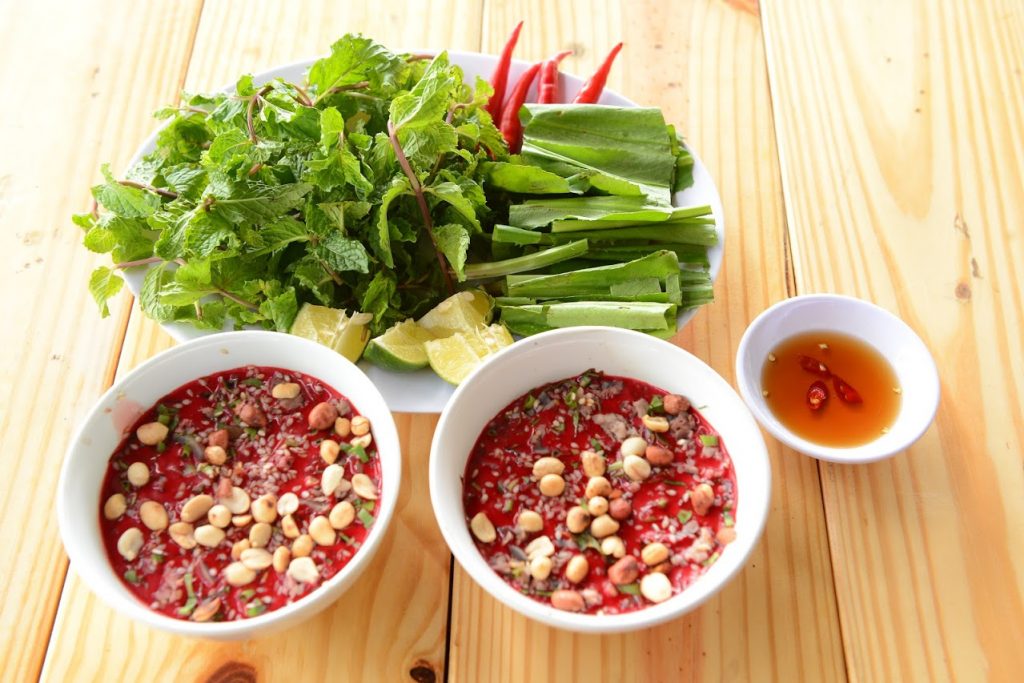 Những món ăn Việt Nam đáng sợ nhất trong mắt du khách, nhiều người phát khóc khi nếm thử - 1