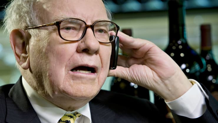Mạo hiểm đầu tư vào Apple, Warren Buffett đã lãi bao nhiêu? - 1