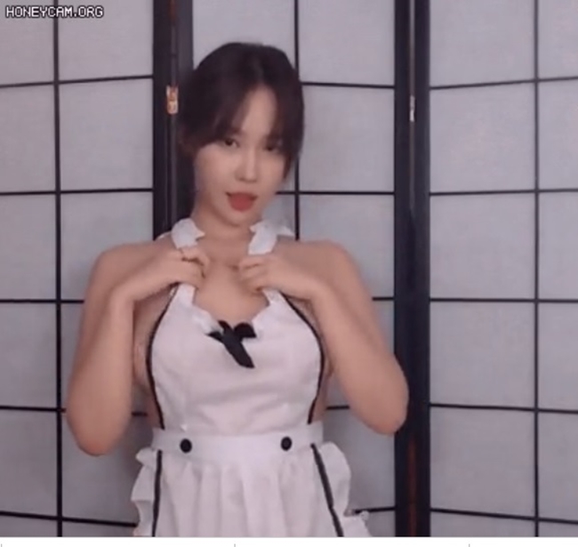 Eunha là streamer sexy hot nhất trên nền tảng AfreecaTV hiện nay. Sở hữu gương mặt xinh đẹp, thân hình nóng bỏng, streamer Hàn Quốc không ngại thể hiện những vũ điệu gợi cảm trên sóng trực tiếp.
