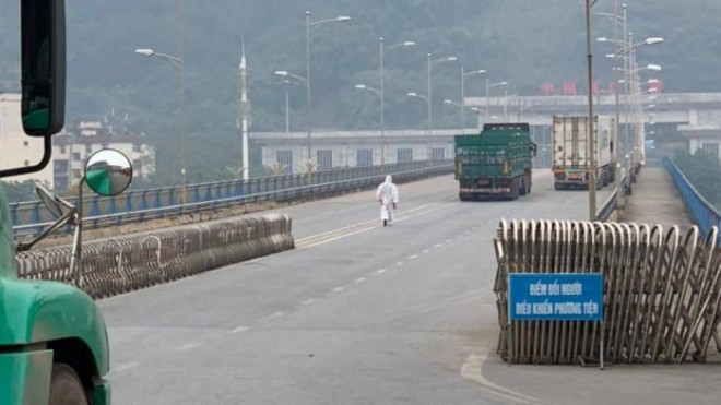 Lào Cai bác tin Trung Quốc tạm dừng hoạt động cửa khẩu để nghỉ Tết sớm - 3