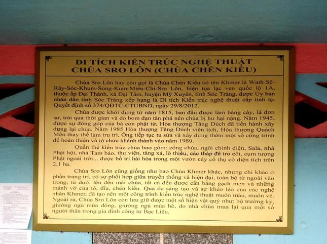 Ngôi chùa độc đáo, làm bằng chén, bát vỡ ở Sóc Trăng - 11