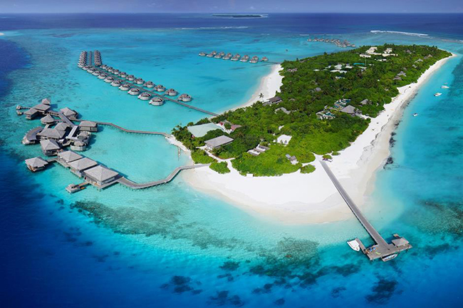 Six Senses Laamu, Maldives: Maldives có rất nhiều khách sạn có phòng nổi, nhưng Six Senses Laamu là khu nghỉ dưỡng duy nhất ở đảo san hô Laamu. Được bao quanh bởi một rạn san hô tuyệt đẹp, có 97 biệt thự bên bờ biển và mặt nước.
