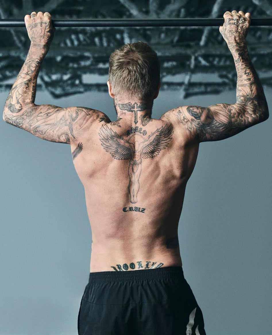 David Beckham cởi áo lộ body cuồn cuộn, nổi cơ rắn chắc khi quay lại phòng gym - 2