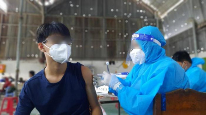 65% số ca tử vong do Covid-19 ở Vĩnh Long chưa tiêm vaccine - 1