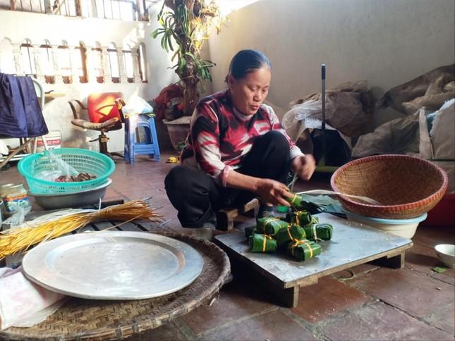 Làng bánh chưng ngập ngừng trước Tết - 2