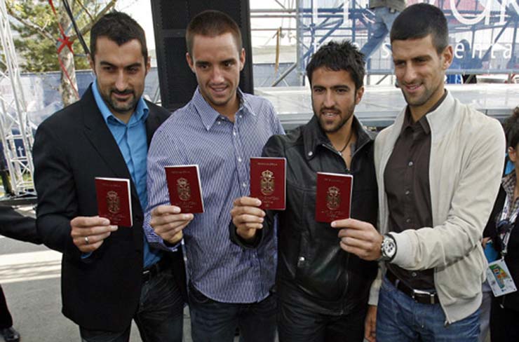 NÓNG!!! Djokovic có hộ chiếu ngoại giao, liệu Australia có trục xuất? - 1