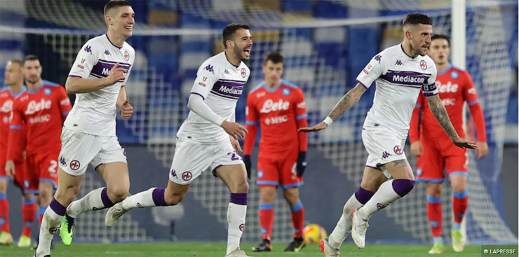 Điên rồ trận Napoli - Fiorentina: Rượt đuổi 7 bàn thắng & 3 thẻ đỏ gây sốc (cúp QG Ý) - 1