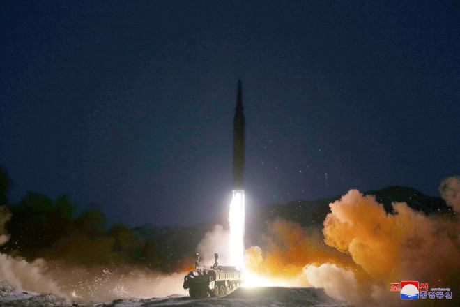 Triều Tiên thử nghiệm tên lửa nhiều bất thường - 1