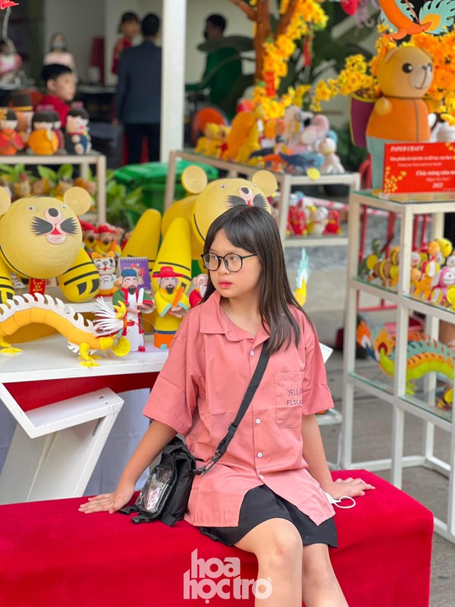 Giới trẻ TP.HCM nô nức rủ nhau diện đồ xinh xuống phố, Tết đang đến thật gần rồi! - 7