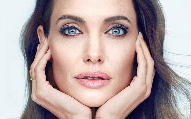7 bí quyết giúp Angelina Jolie có được vẻ ngoài rạng rỡ - 1