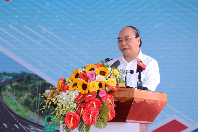 Chủ tịch nước phát lệnh thông xe kỹ thuật tuyến cao tốc Trung Lương - Mỹ Thuận - 1