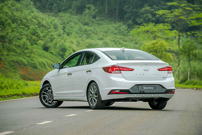 Giá xe Hyundai Elantra lăn bánh tháng 1/2022, giảm 50% phí trước bạ - 5