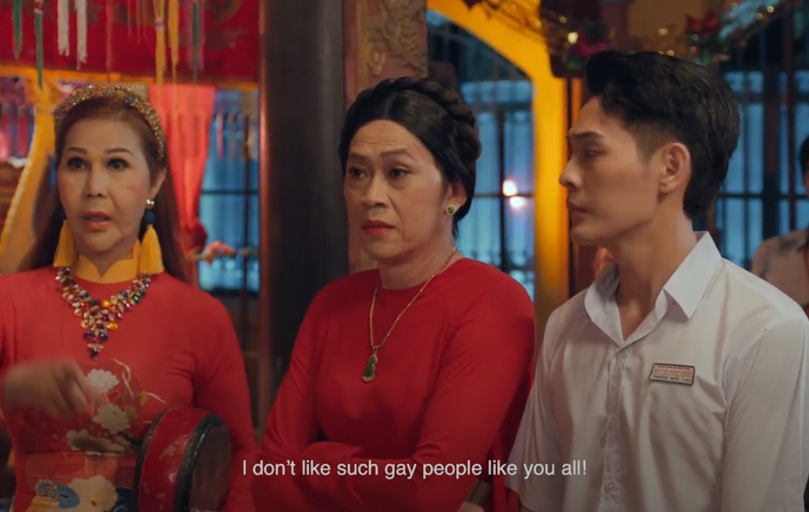 Hoài Linh giả gái, đeo đầy vàng gây xôn xao - 5