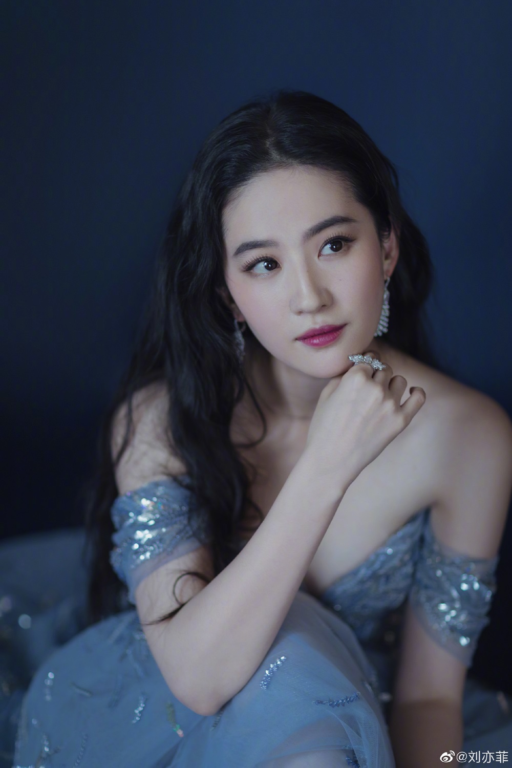Lưu Diệc Phi làm chao đảo dân mạng vì sắc vóc tiên nữ, không còn "tăng cân mặt phệ" - 9