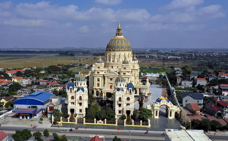 Choáng ngợp tòa lâu đài 1000 tỷ lớn nhất Đông Nam Á của đại gia Ninh Bình - 4
