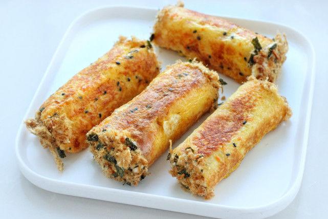 Tự làm món bánh mỳ cuộn ruốc chiên siêu ngon - 9