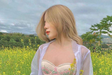 Cô gái Sài thành khoe vẻ đẹp mong manh giữa cánh đồng hoa cải