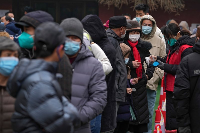 Số ca nhiễm tăng, các quận ở Bắc Kinh chạy đua xét nghiệm &#34;nhóm chính&#34; - 1