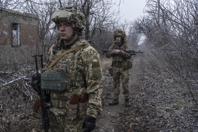 Ukraine đưa quân tới vùng hiểm yếu đề phòng Nga đánh úp thủ đô Kiev - 1