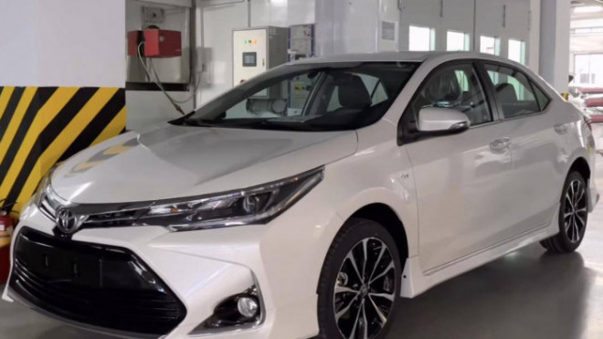 Lộ giá bán Toyota Corolla Altis 2022 sắp ra mắt tại Việt Nam - 1