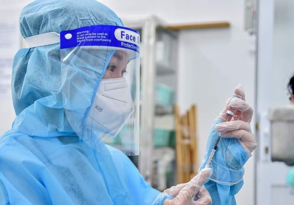 TP HCM tổ chức tiêm vắc-xin phòng Covid-19 xuyên Tết Nguyên đán 2022 - 1