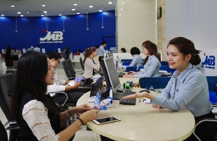 Những ngân hàng lãi lớn nhất trong năm 2021 - 4