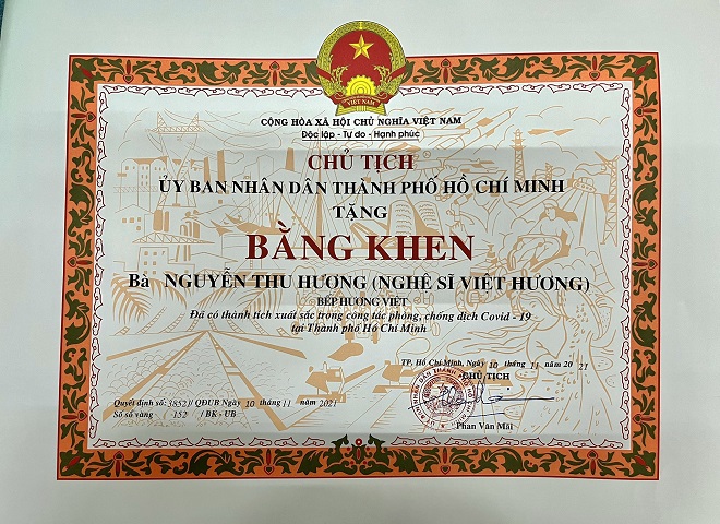 Việt Hương được Chủ tịch UBND Thành phố Hồ Chí Minh tặng bằng khen - 1