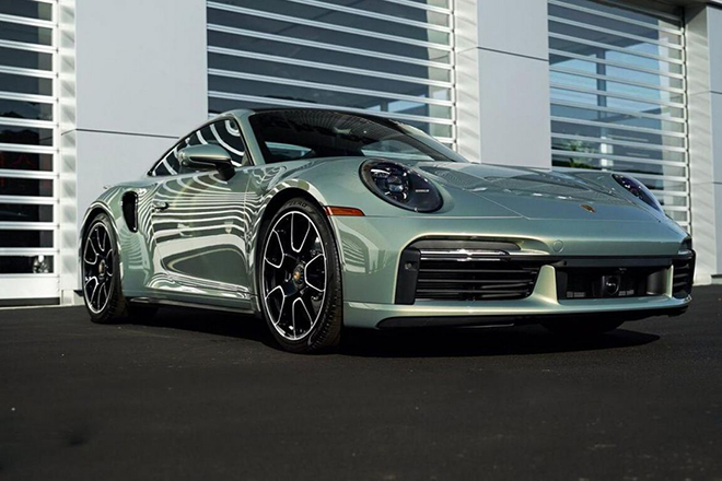 Đây là chiếc Porsche 911 đắt đỏ nhất và sở hữu màu sơn độc - 1