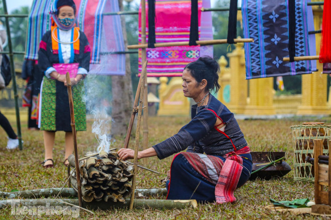 Đặc sắc nghi thức &#39;cúng vợt sợi bông&#39; của đồng bào Ba Na - 1