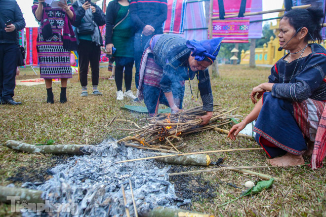 Đặc sắc nghi thức 'cúng vợt sợi bông' của đồng bào Ba Na - 7
