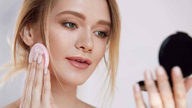 Mách bạn tips trang điểm lâu trôi, rạng rỡ cả ngày - 4