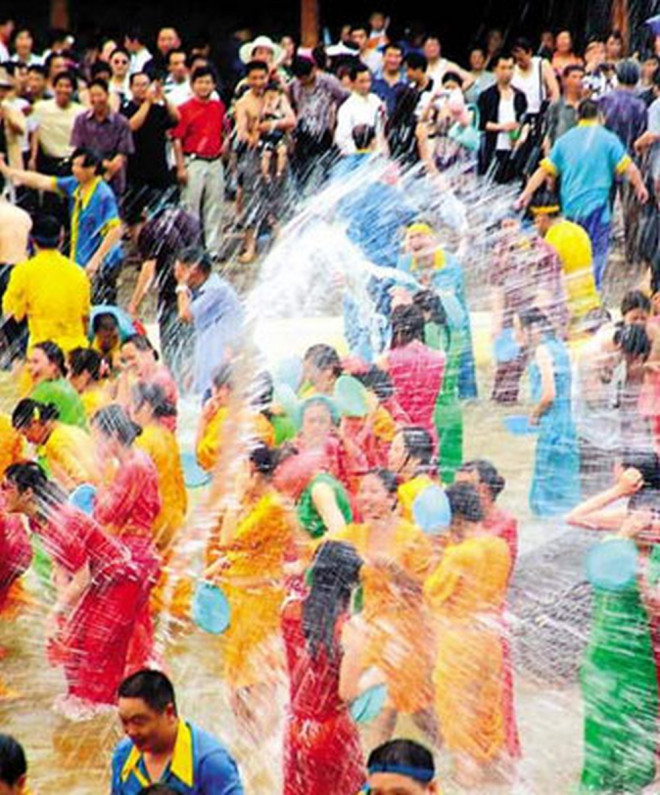 Khám phá nét đặc trưng của lễ hội Té nước mừng năm mới ở Lào, Campuchia và Thái Lan - 4