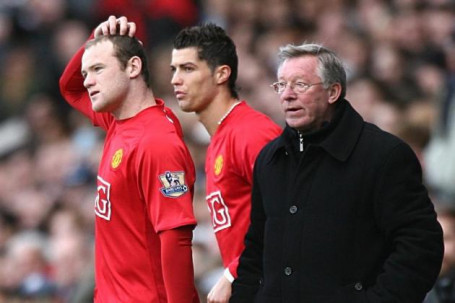 Tiết lộ sốc: Rooney từng bị Sir Alex đuổi khỏi văn phòng vì "dám" bán Ronaldo