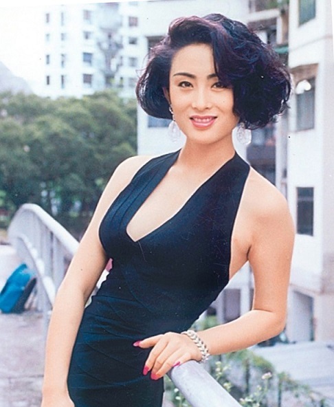 &#34;Mỹ nhân đẹp nhất phim Châu Tinh Trì&#34; đổi đời thành tỷ phú, sống kín tiếng ở tuổi 54 - 1