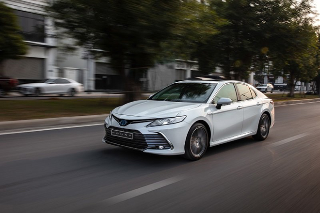 Giá xe Toyota Camry lăn bánh tháng 2/2022, giảm 10% phí bảo hiểm vật chất - 14