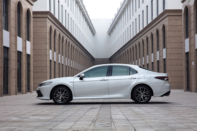 Giá xe Toyota Camry lăn bánh tháng 2/2022, giảm 10% phí bảo hiểm vật chất - 6