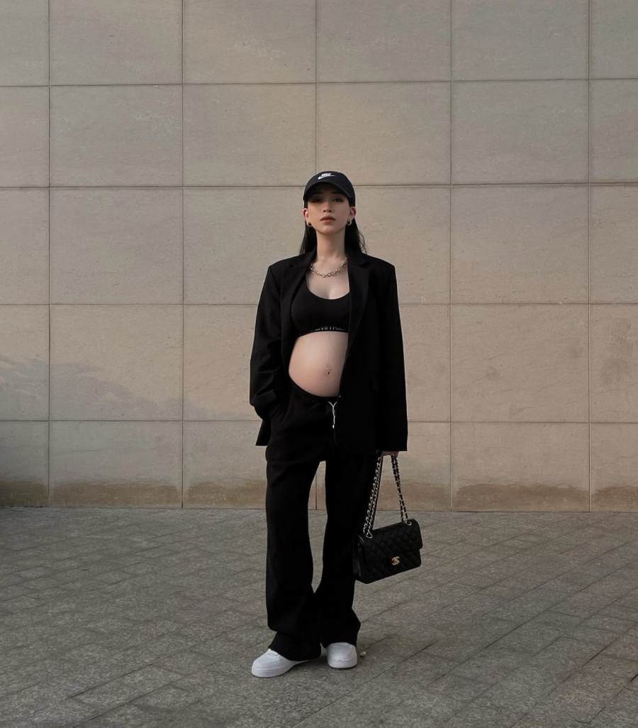 Ái nữ nhà đại gia Minh Nhựa chuẩn mẹ bầu sexy: Mặc áo ngực xuống phố, khoe body hấp dẫn - 3