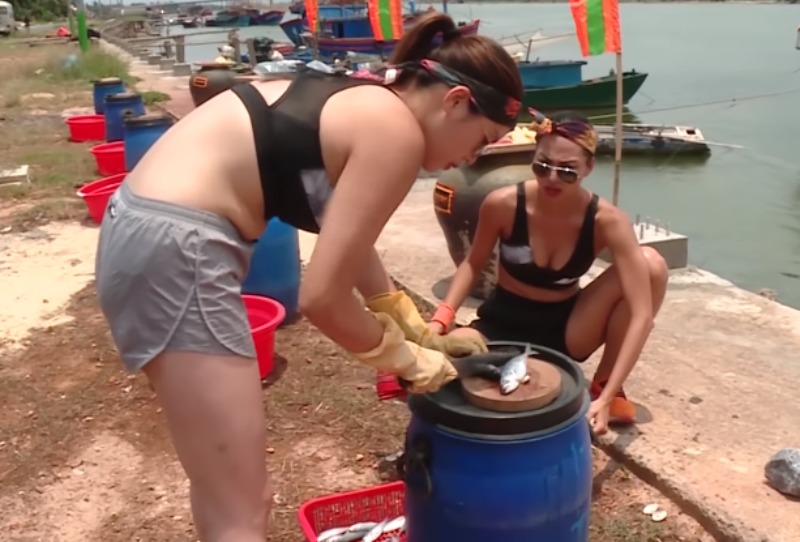 Kỳ Duyên mặc nội y vén cao áo, khoe hình thể quyến rũ nhất từ trước tới nay - 4