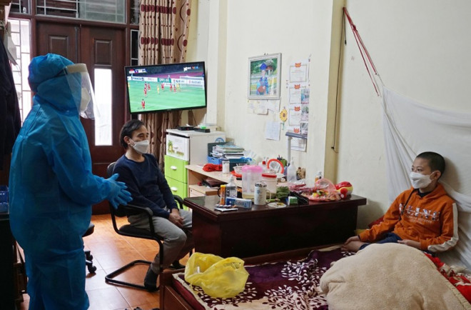 Điều trị F0 tại nhà, có được hưởng chế độ ốm đau từ BHXH? - 1